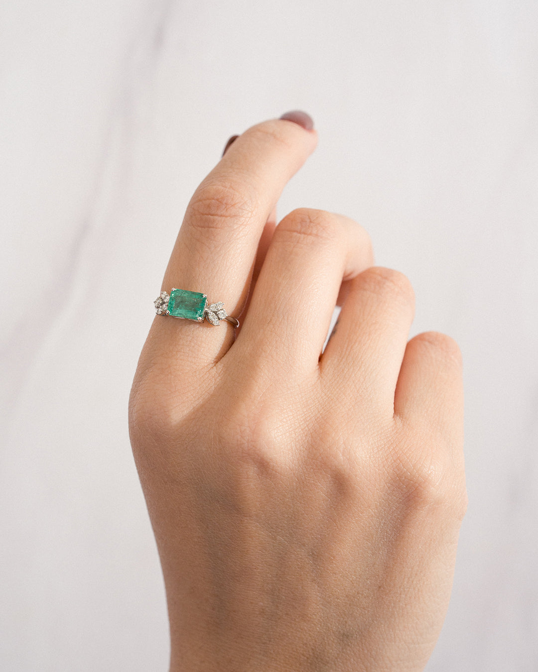 Anillo Emerald Bloom