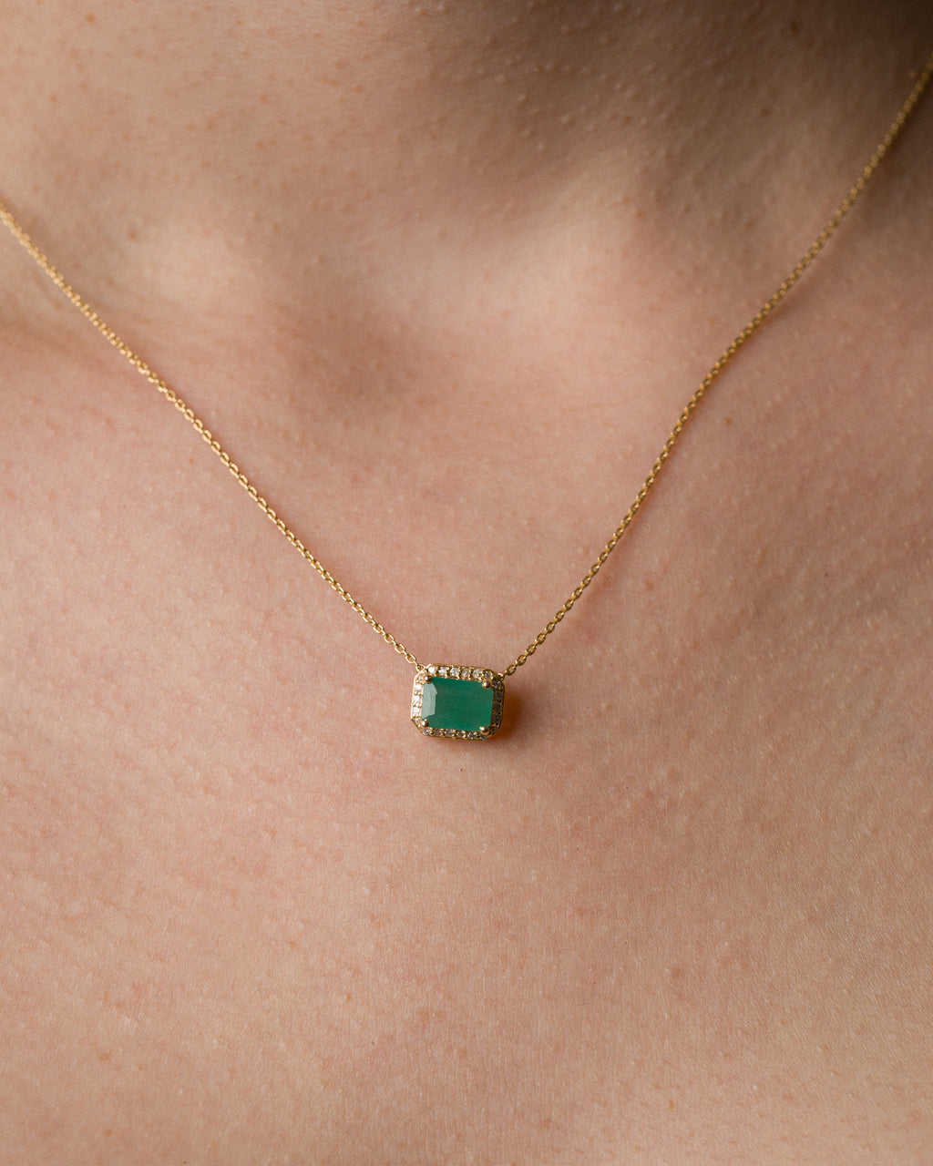 Collar Aura Esmeralda
