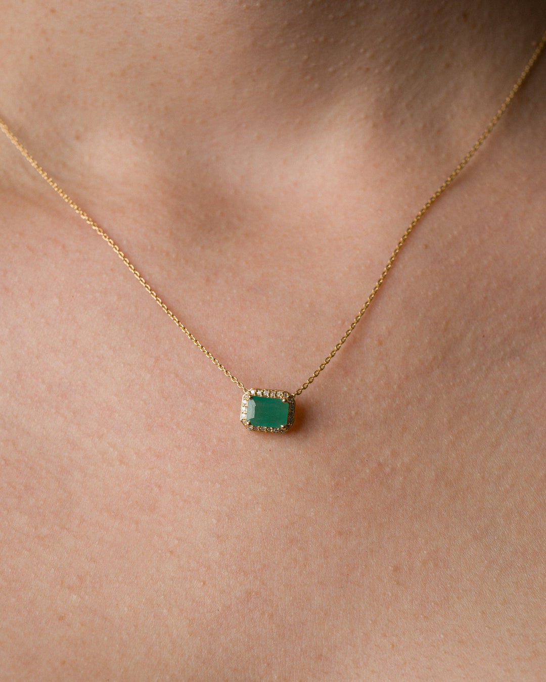 Collar Aura Esmeralda