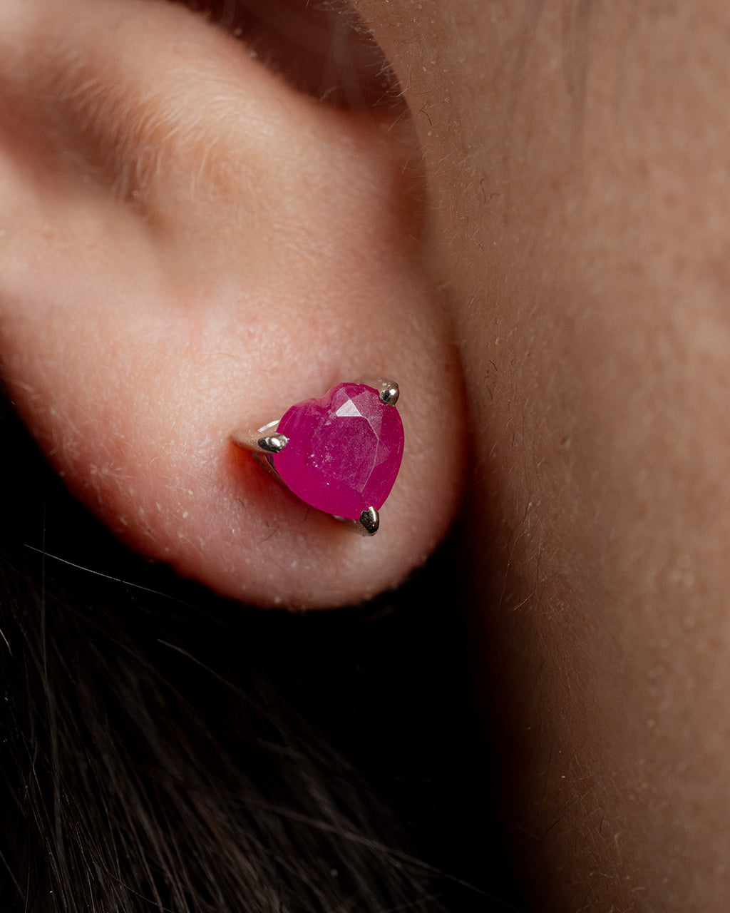Aretes Corazón Rubí