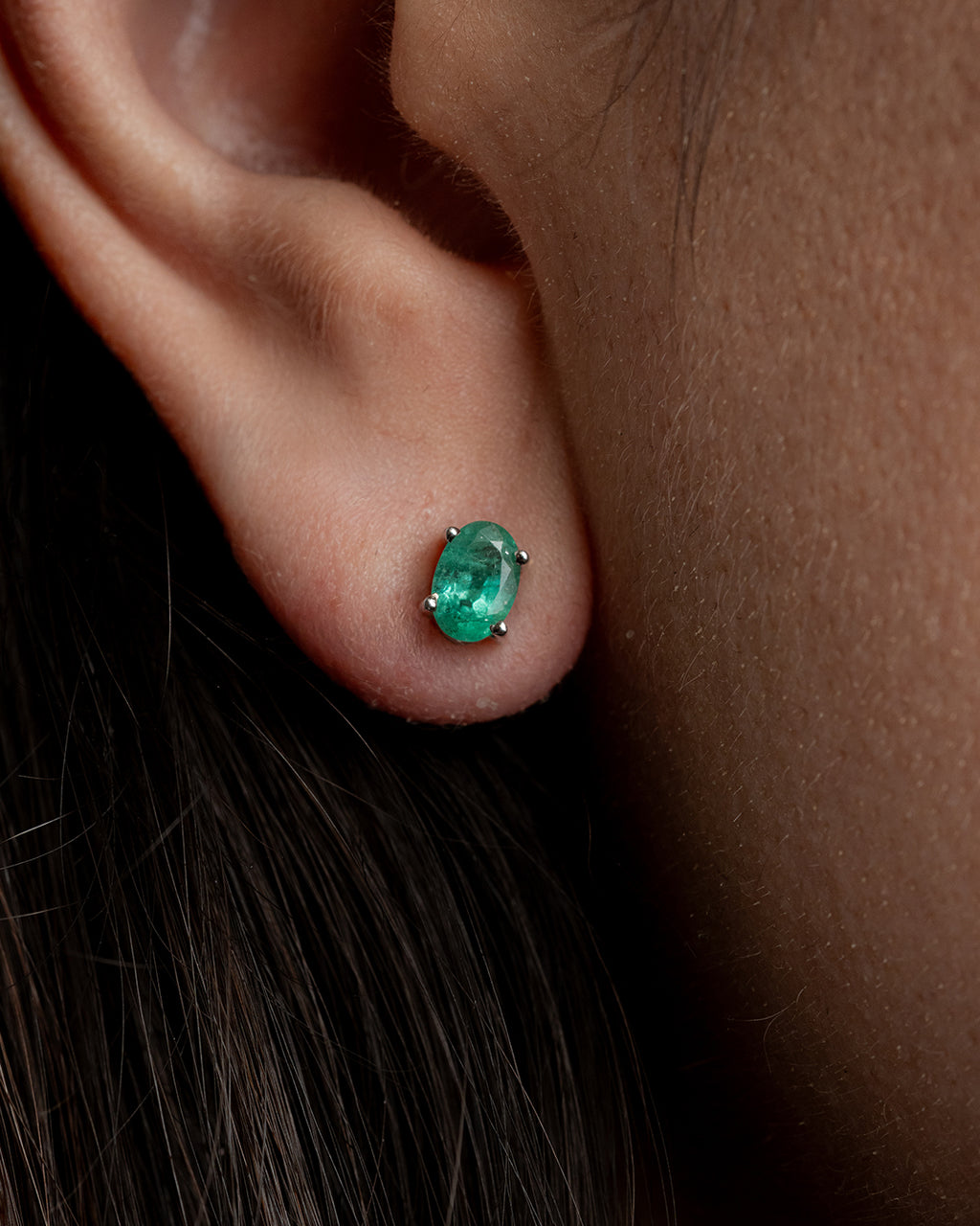 Aretes Oval Solitario Esmeralda