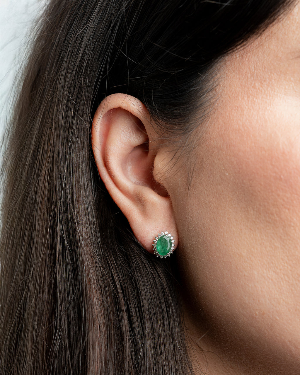 Aretes Emerald Halo Medianos