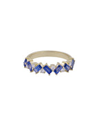 Anillo de zigzag de zafiros