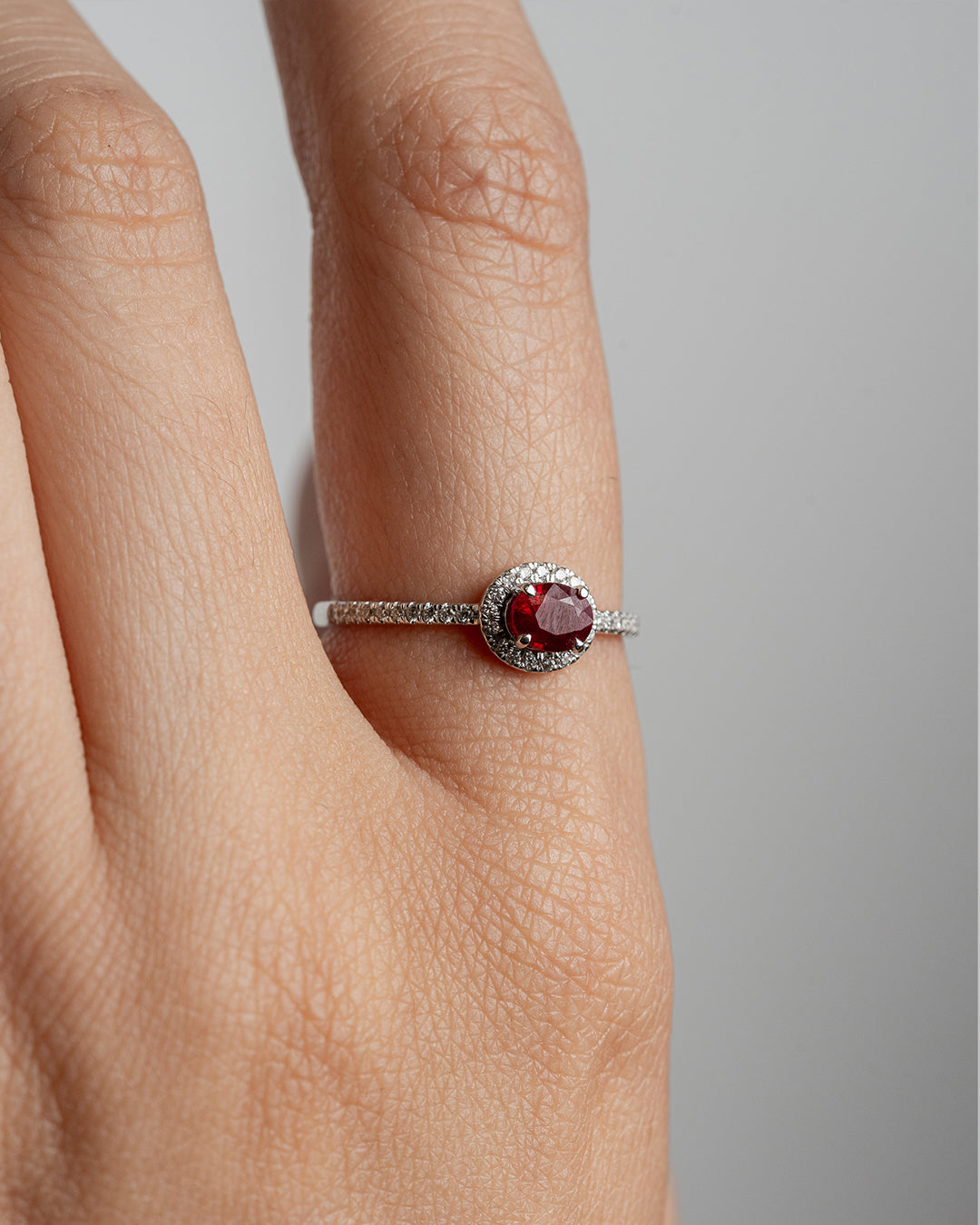 Anillo Ruby Halo