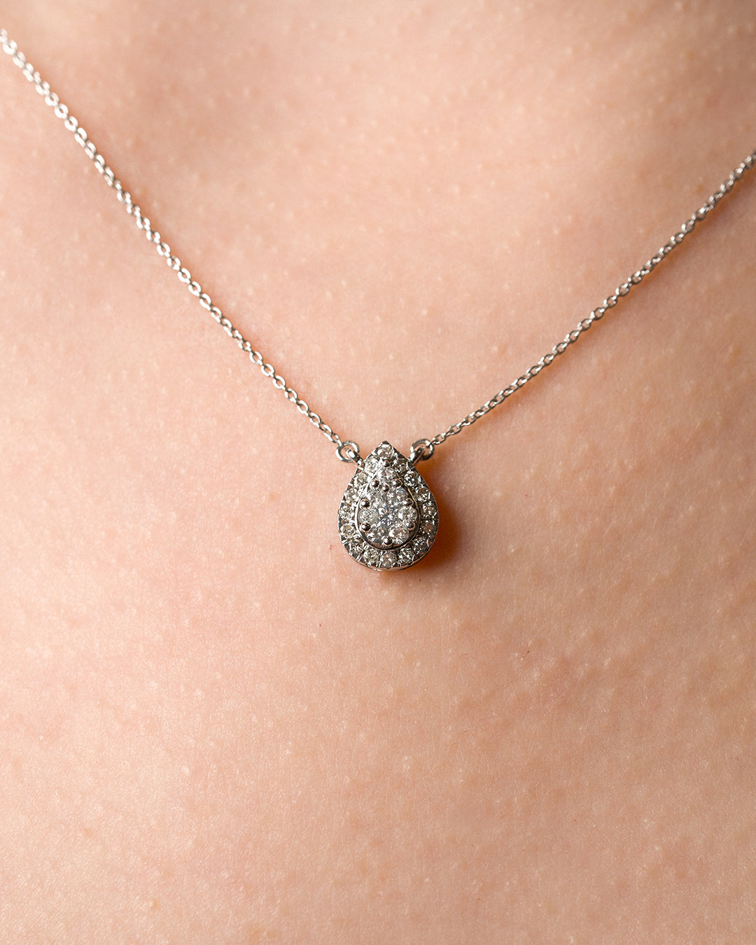 Collar Odette Pera