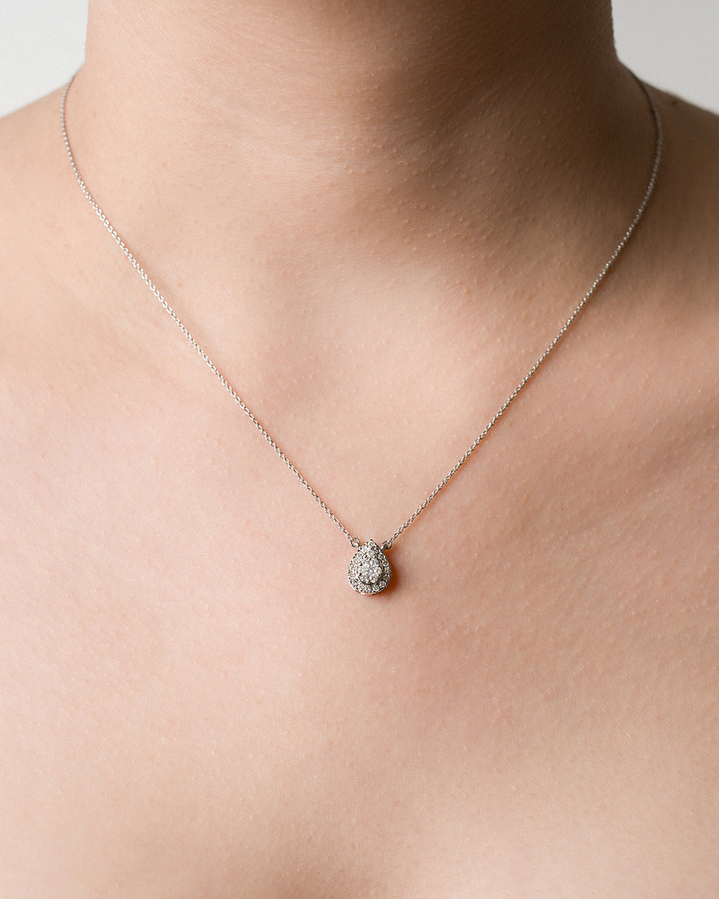 Collar Odette Pera