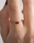 Anillo Rubí con Diamantes Pavé