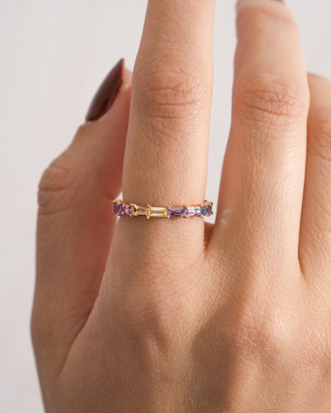 Anillo zafiros multicolor